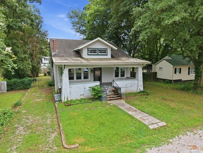 Photo - 1623 Enolam Blvd SE
