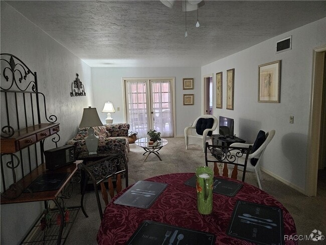 Building Photo - 95 E Hartford St Rental