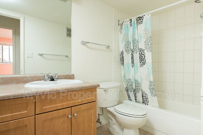 Photo - 9120-9149 149 St Unit Two Bed