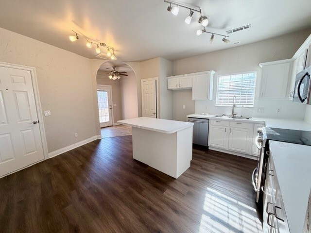 Photo - 884 N Meadowlands Dr