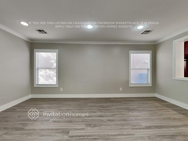 Photo - 704 St Keyne St