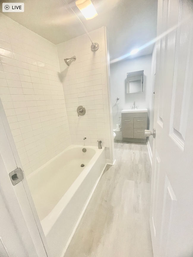 Photo - 2701-2703 Oakley Way (Full Service) Unit 2703