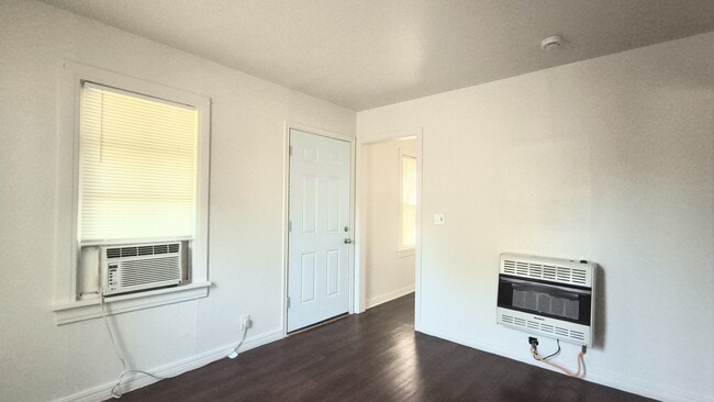 1946 1/2 NW 15th St Unidad A