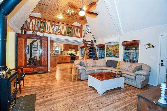 Photo - 661 Private Rd 7422