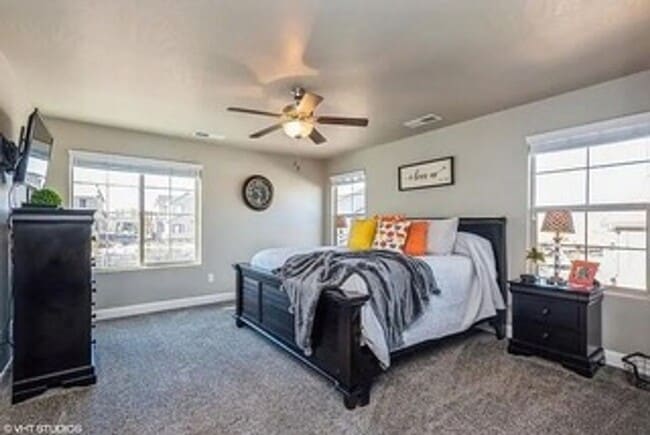 Photo - Modern Desert Living in a Bright & Spacious Townhome