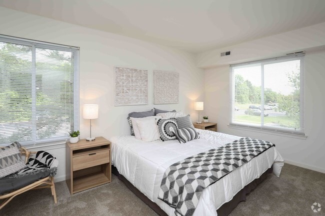 1BR, 1BA - 745 SF