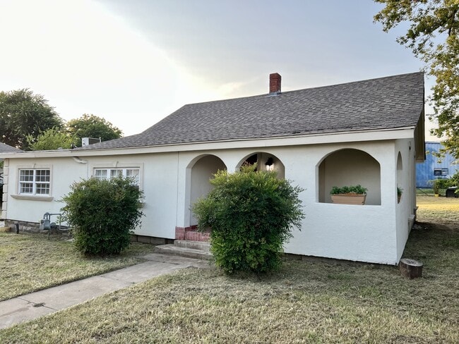Building Photo - 1144 E Haskell St Rental