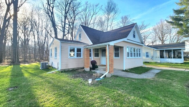 Building Photo - 1036 Forest Ave