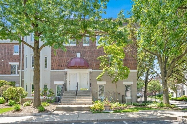Building Photo - 218 St Michaels Walk Rental
