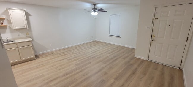 living room - 4915 Fortuna Pl