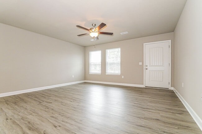 Photo - 3 BR/2BA | Newly Renovated Single Family Home | 1-Car Garage | Large backyard|Community Pool!