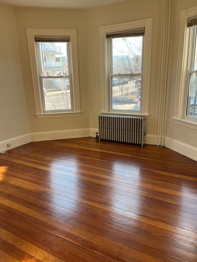 Sunny Front room 4 windows - 52 Rock Valley Ave Apartments Unit 1