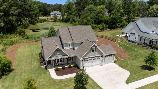 130 Amelia Dr