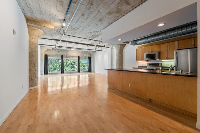 Photo - 650 2nd St Unit 202