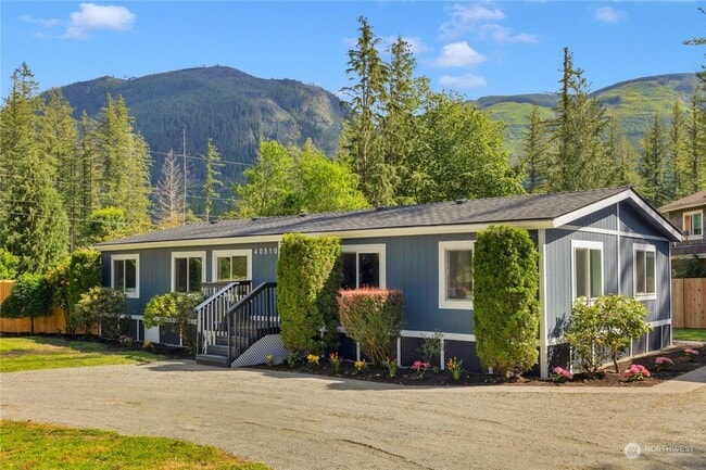 Building Photo - Charming Gold Bar rambler with breath taking views