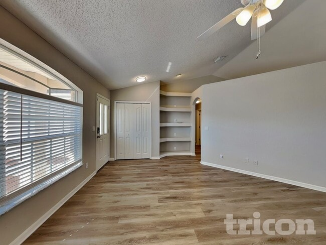 Photo - 2425 Bishop Rd