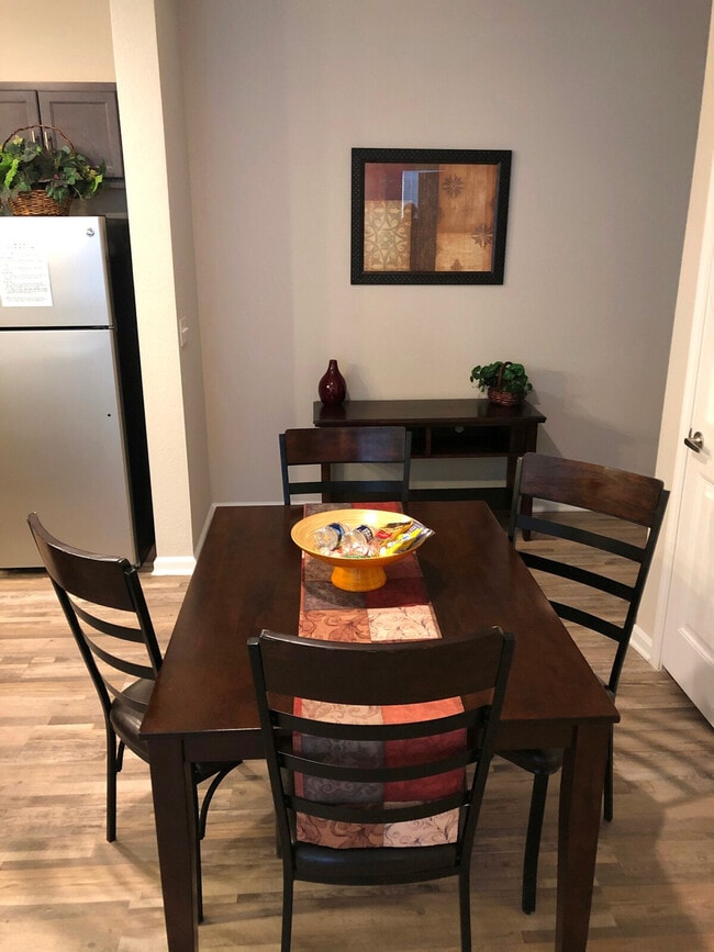 Photo - 1408 Broadcloth St Unidad ID1359749P