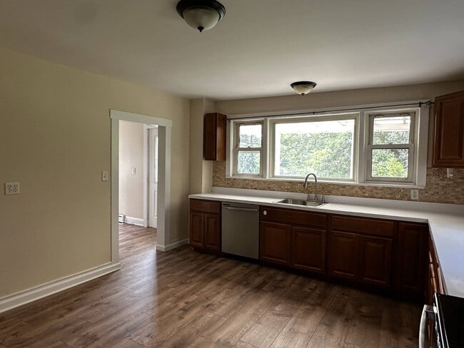 Photo - 245 Lattintown Rd