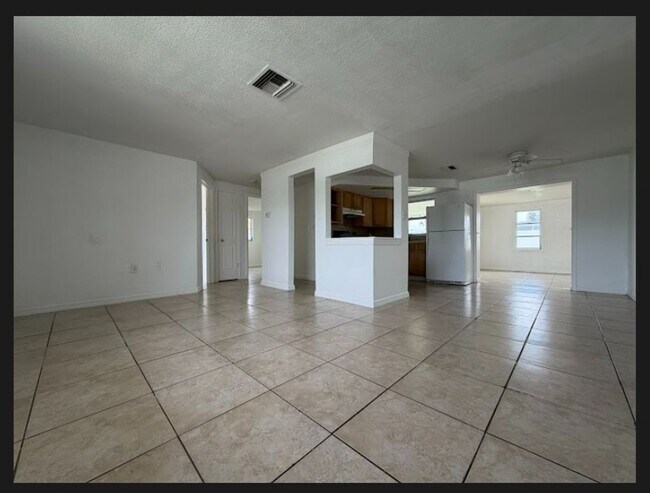 Photo - Must See - 3-bedroom, 1-bath single family home with fenced in yard in Port Richey