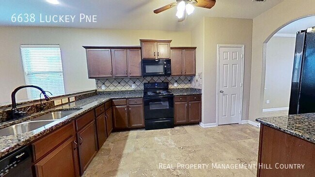 Photo - 6638 Luckey Pine