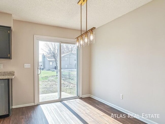 Photo - 1633 W Prairie St