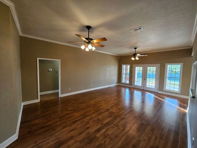 Photo - 442 Country Club Rd