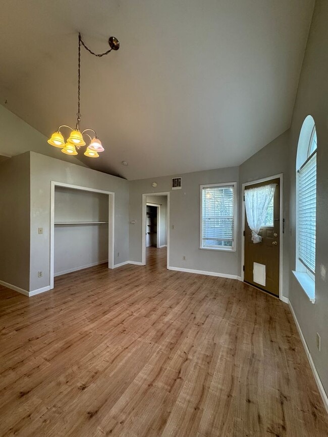 Photo - 404 Ruby St Unit #2