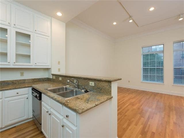 Photo - 2331 Worthington St