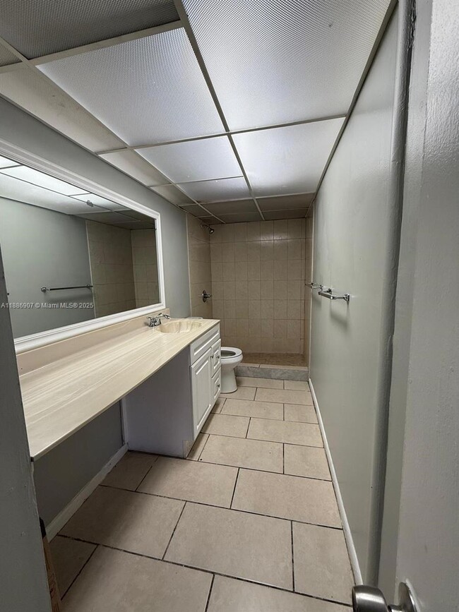 Building Photo - 2800 NW 56th Ave Unit A303