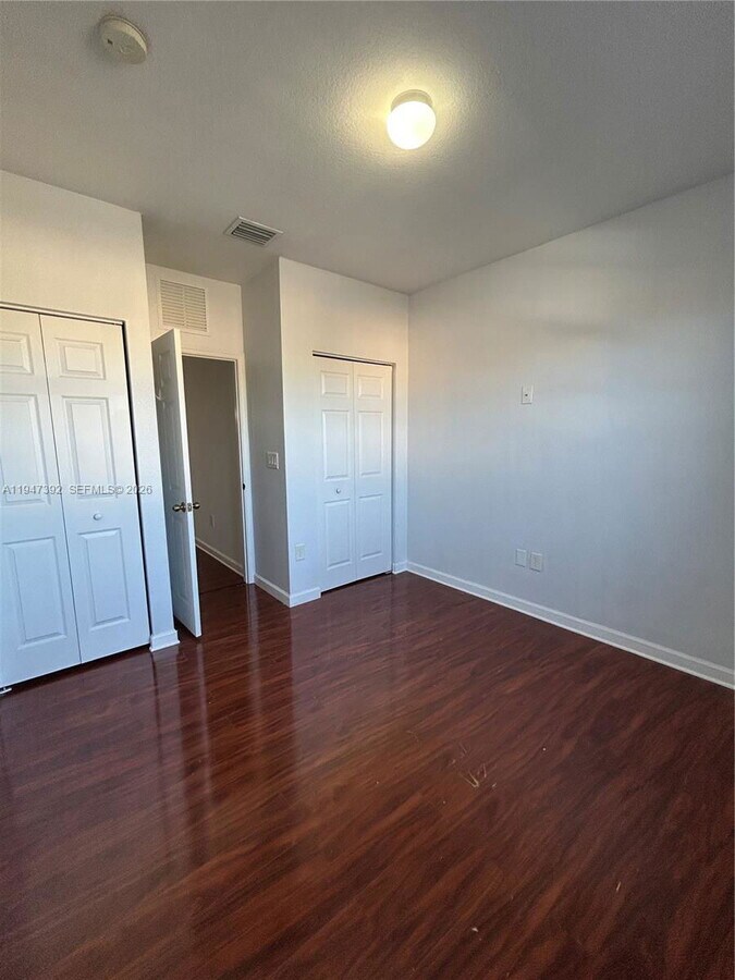 Photo - 1575 NE 33rd Ave