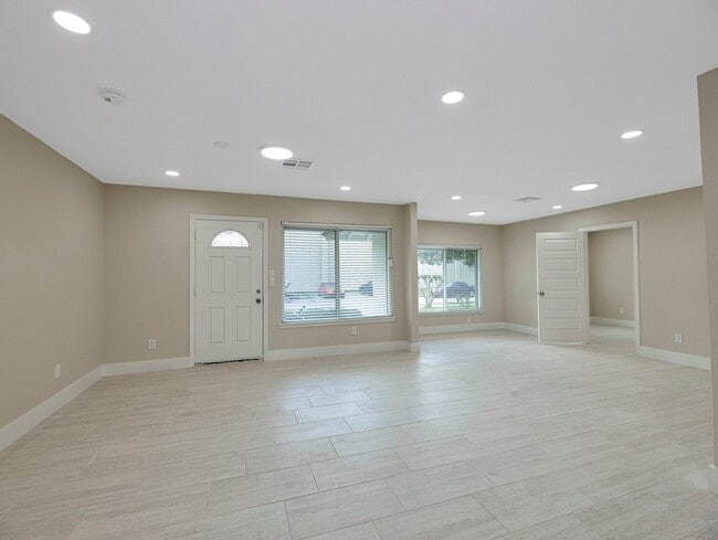 Photo - 5306 Windswept Ln