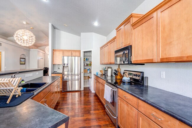 Photo - 280 Gold Claim Terrace