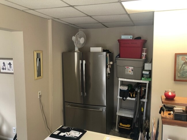 Photo - 510 Holcombe St S