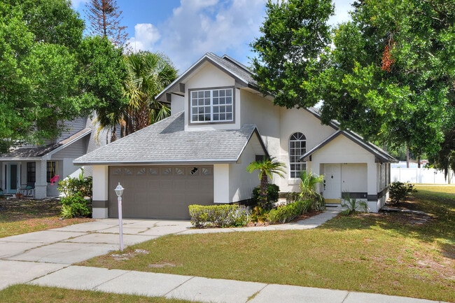 Building Photo - 802 Arietta Cir N