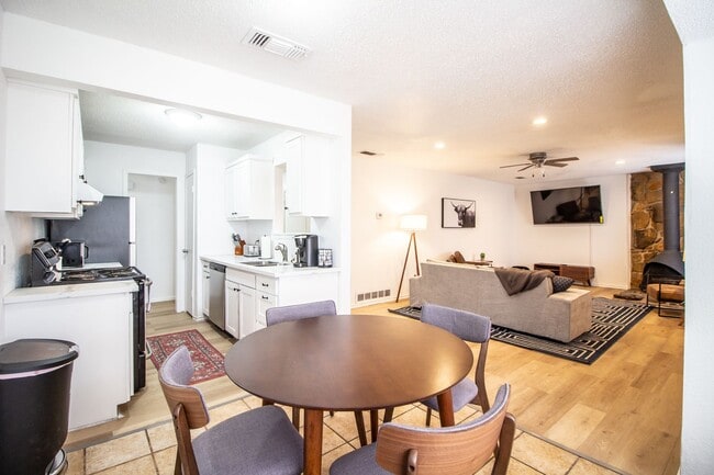 Photo - 3 bedroom 2 bathroom in Frenship!