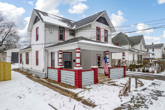 Building Photo - 233 N 13th St Rental