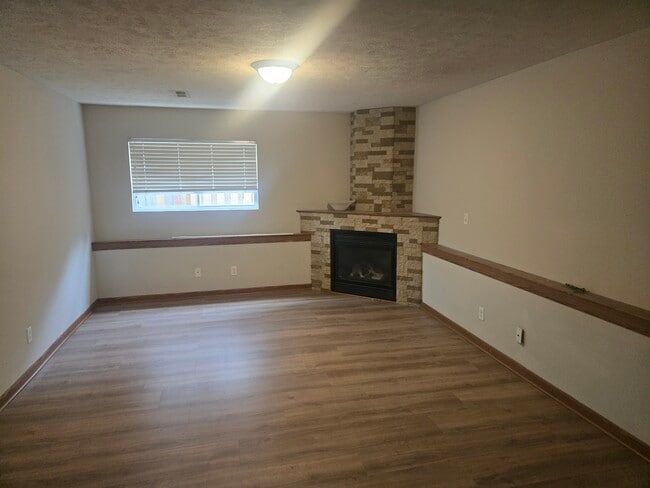 Building Photo - 17833 Lillian St Rental