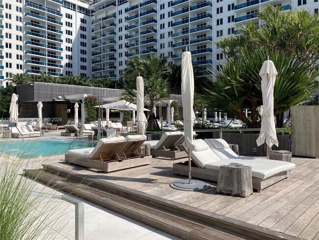 Photo - 2301 Collins Ave Unit 614