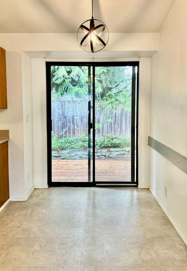 Photo - 3 Bed / 2 Bath Kirkland-Finn Hill rambler $3,395/month