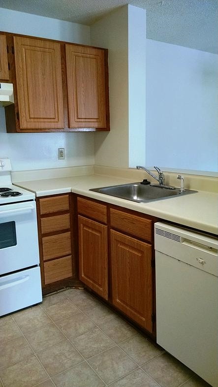 Kitchen - Otter Run Apartments