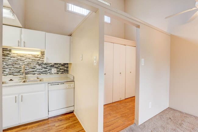 Summit View Village Apartments