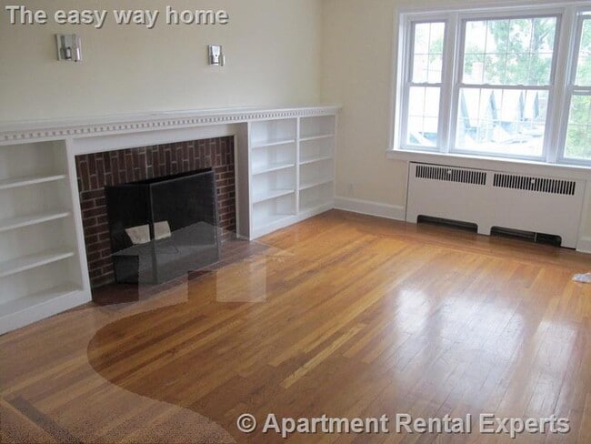 Building Photo - 55 Langdon St Unit #8