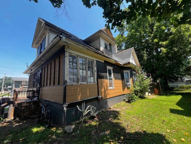 Photo - 809 Grant St