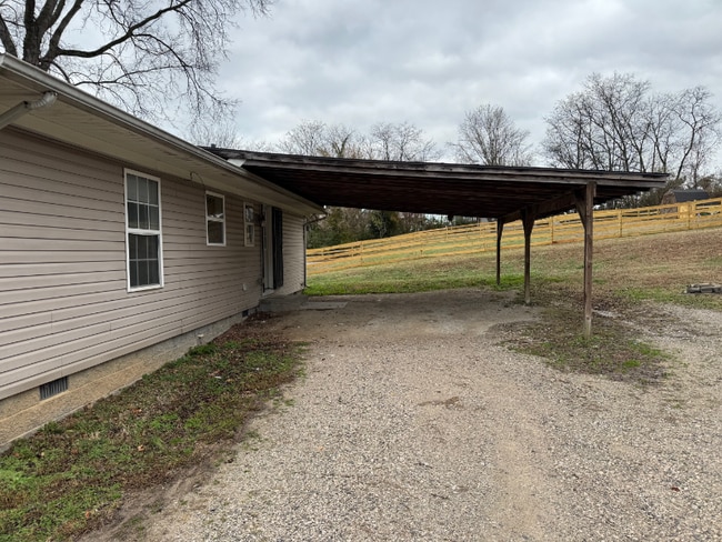 Photo - 304 Carol Dr