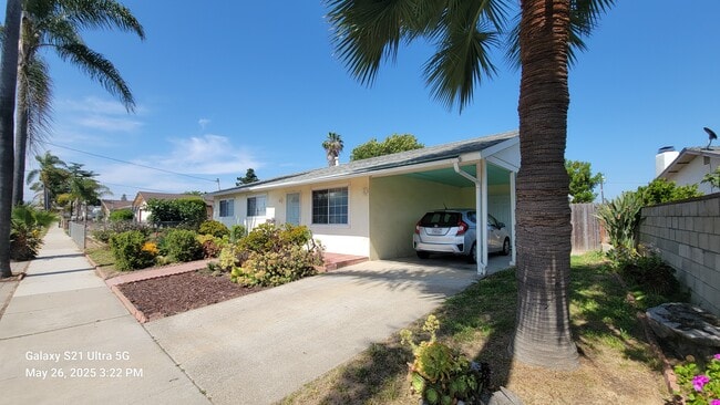 Photo - 418 W Redondo Dr House