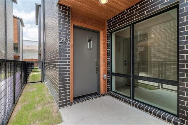 Building Photo - 2290 N Fitzhugh Ave Unit 20