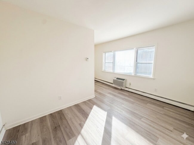 Photo - 325 1st St Unit 8