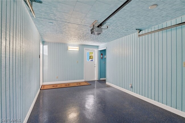 Building Photo - 1189 6th Ln N