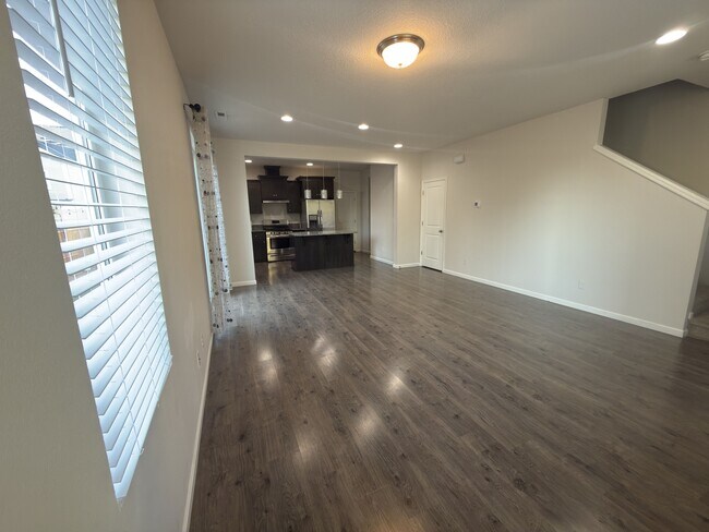 Photo - 16443 NW Ernst St