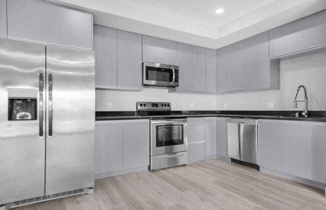 Photo - 7040 Woodman Ave Unidad 107
